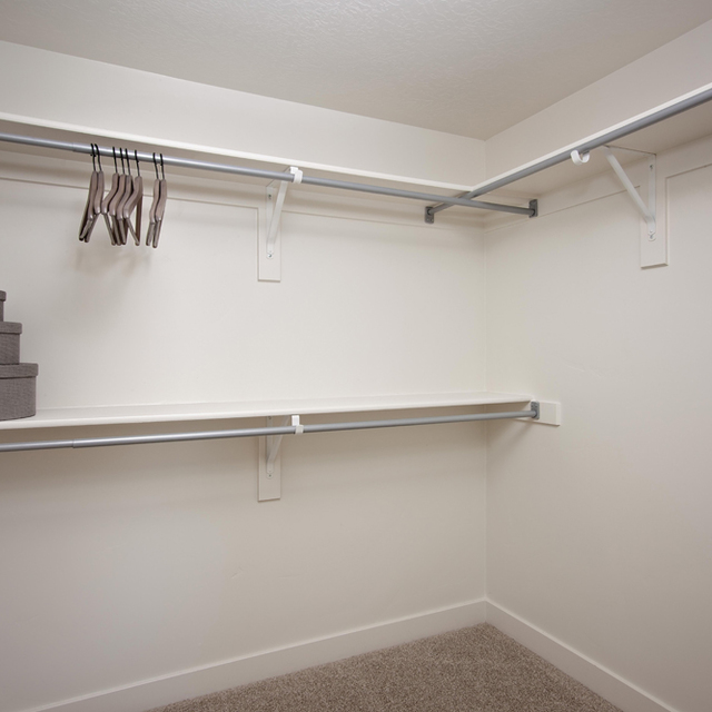 Boulder Canyon - Walk-in Closet Boulder Canyon - Walk-in Closet
