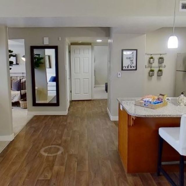 Boulder Canyon - Alpine Tree (1Bed/1Bath + Den) (model)